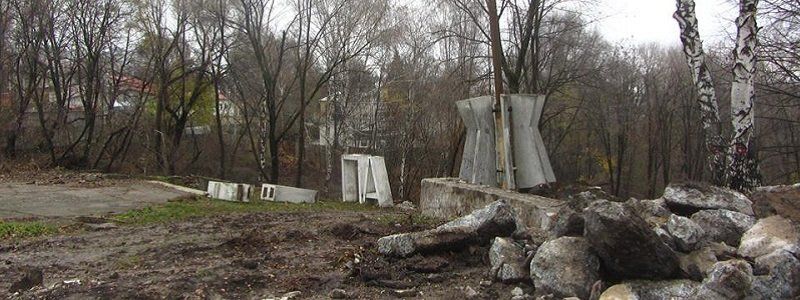 Как идет реконструкция центральной аллеи парка Зеленый гай