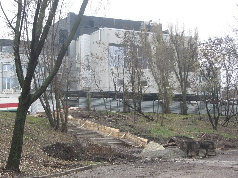 Как идет реконструкция центральной аллеи парка Зеленый гай 7