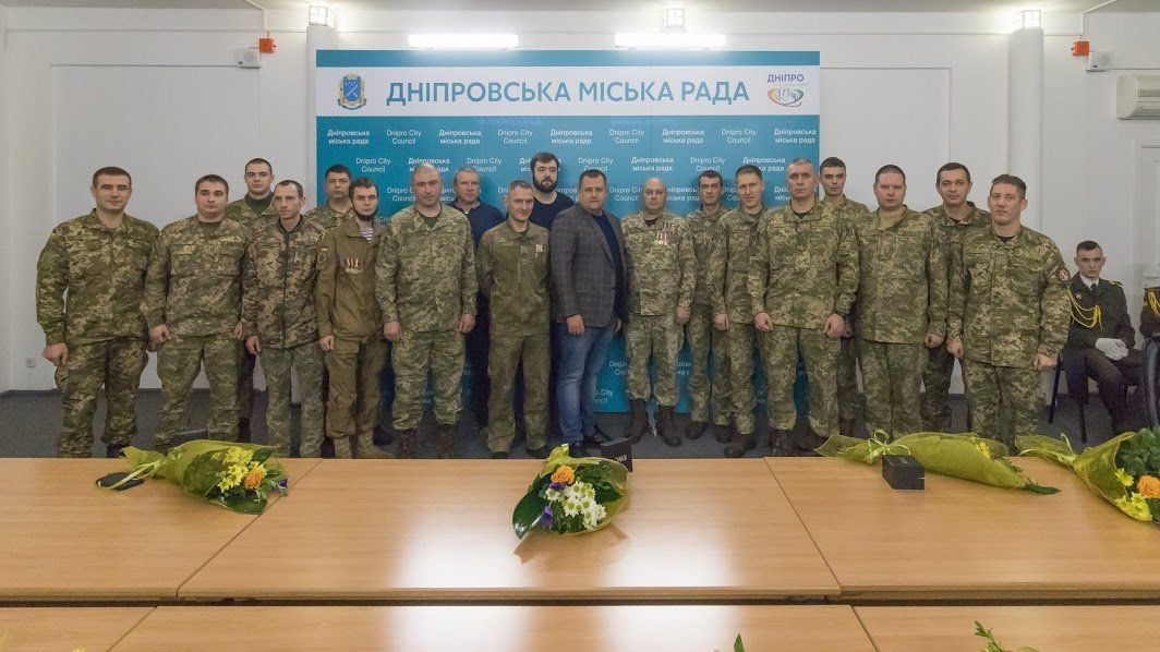 Напередодні Дня Збройних сил України Філатов нагородив військових Дніпра 5