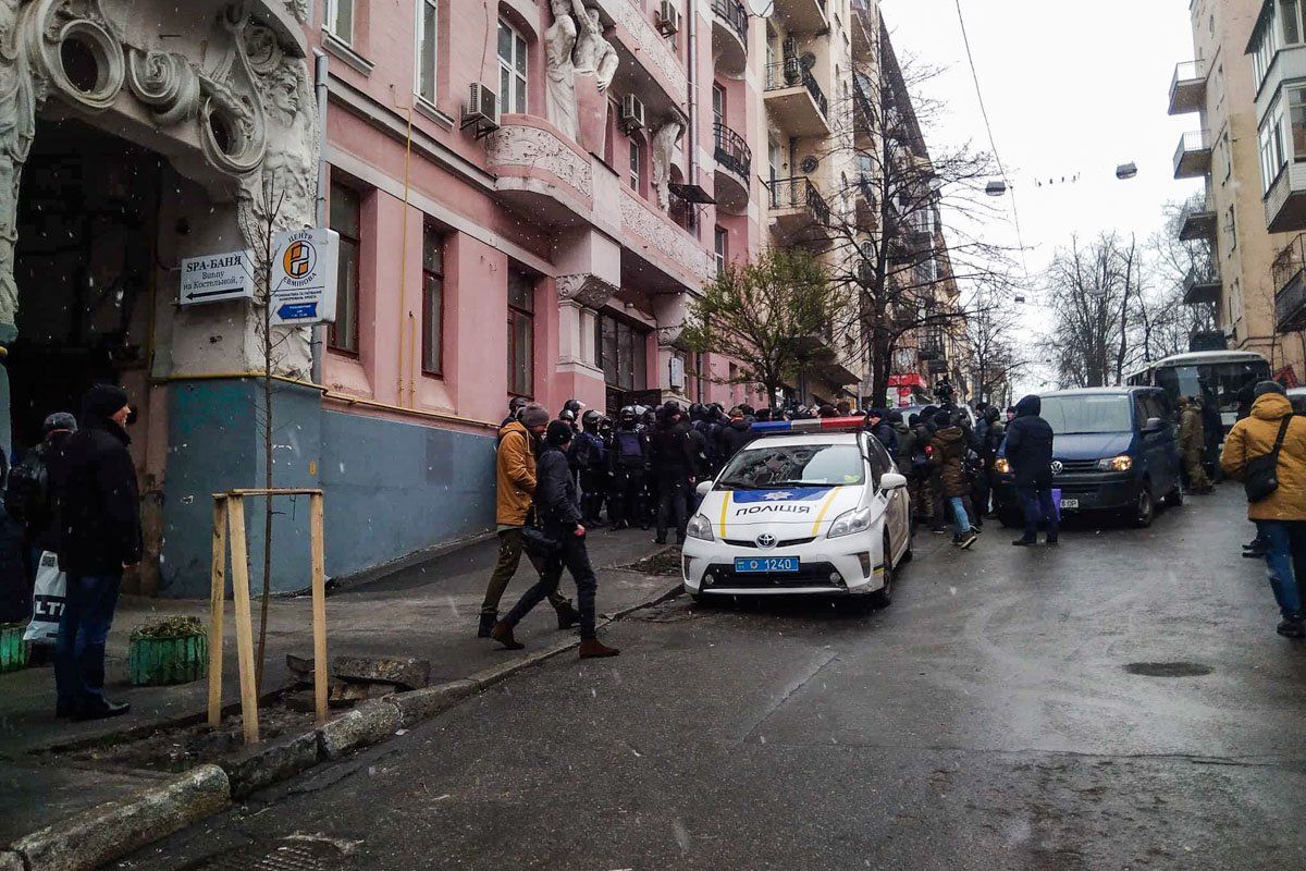 Кому принадлежит квартира, в которую силовики пришли за Саакашвили 1