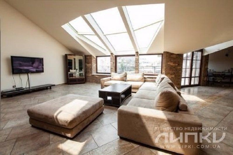 Кому принадлежит квартира, в которую силовики пришли за Саакашвили 8