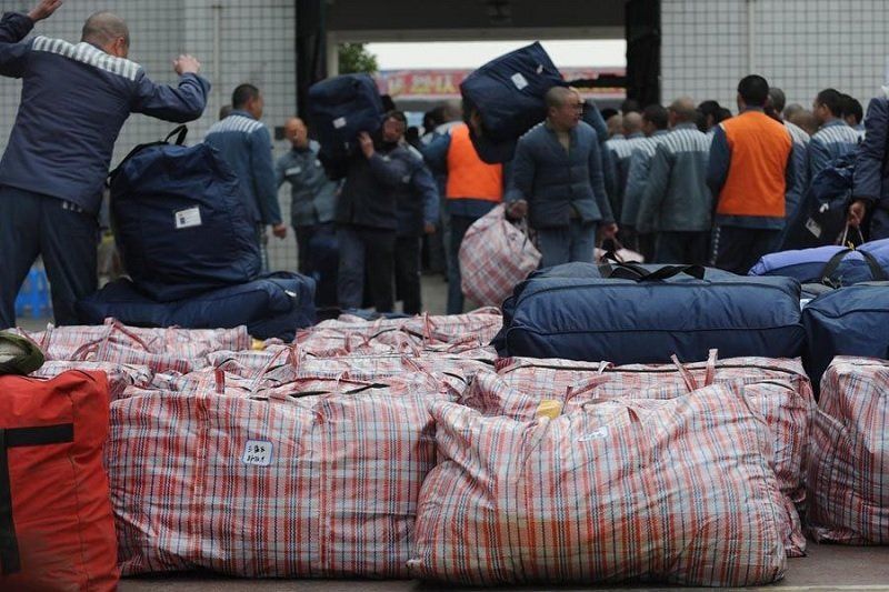 3 посылки и супердорогой табак: как голосовали депутаты Днепропетровщины 4