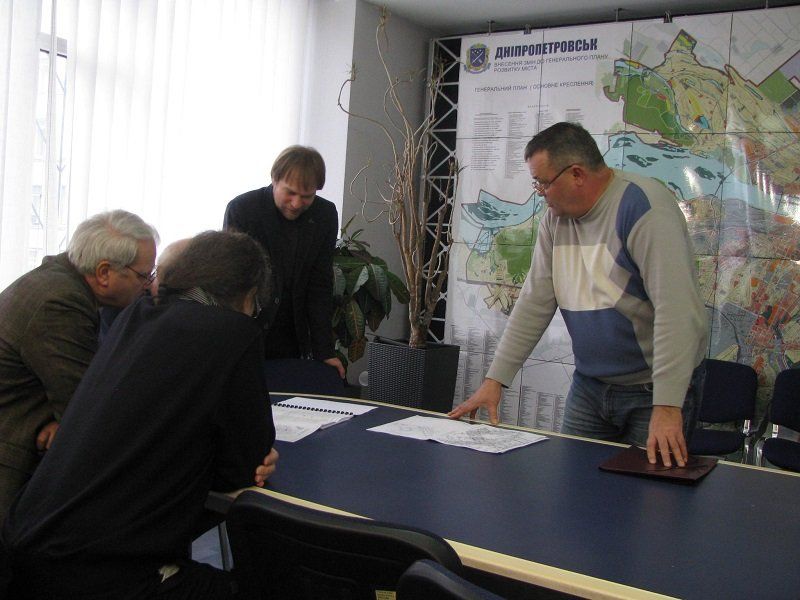 Днепр застроят амбулаториями-курятниками 6