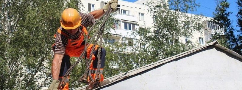 В Днепре снесут самовольно установленные гаражи
