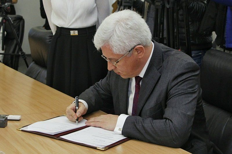 В Днепре заморозили цены на маршрутки и повышают зарплату коммунальщикам 4