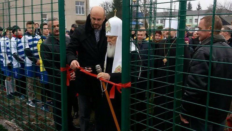 Різдвяні дива: на Черкащині збудували невидимий майданчик 1
