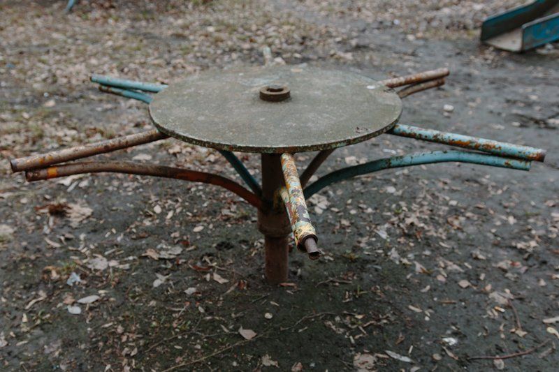 По поводу ремонта детских площадок звоните Гройсману 3