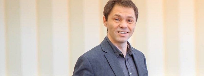 В Днепре директор департамента горсовета подрабатывает в фирме своей мамы