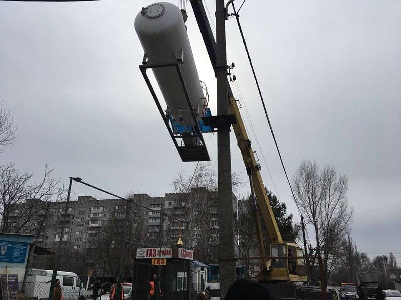 Незаконные МАФы и заправки занимают 2 га и «съедают» по 60 тыс. грн в месяц 1