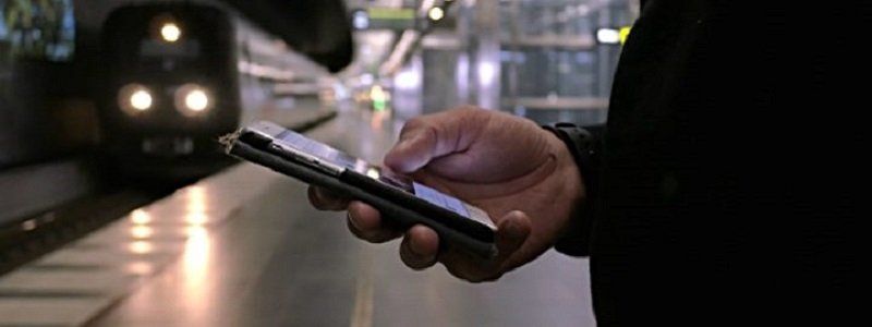 Украинцы все чаще покупают билеты смартфонами