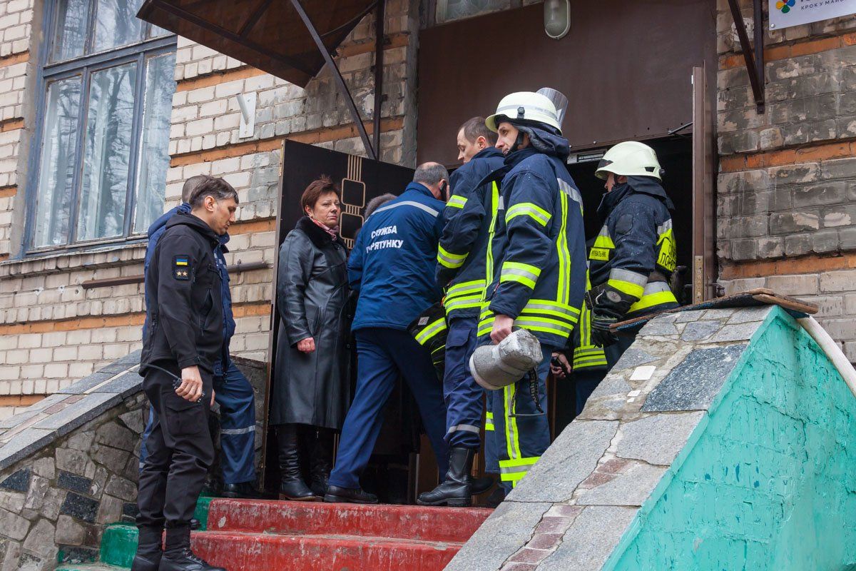 В Днепре горела школа, работу которой суд решил остановить еще в январе 3