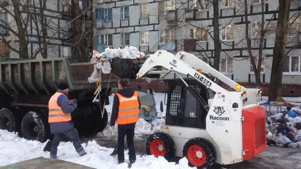 В Днепре решили приобрести мусоровозы без тендера 1