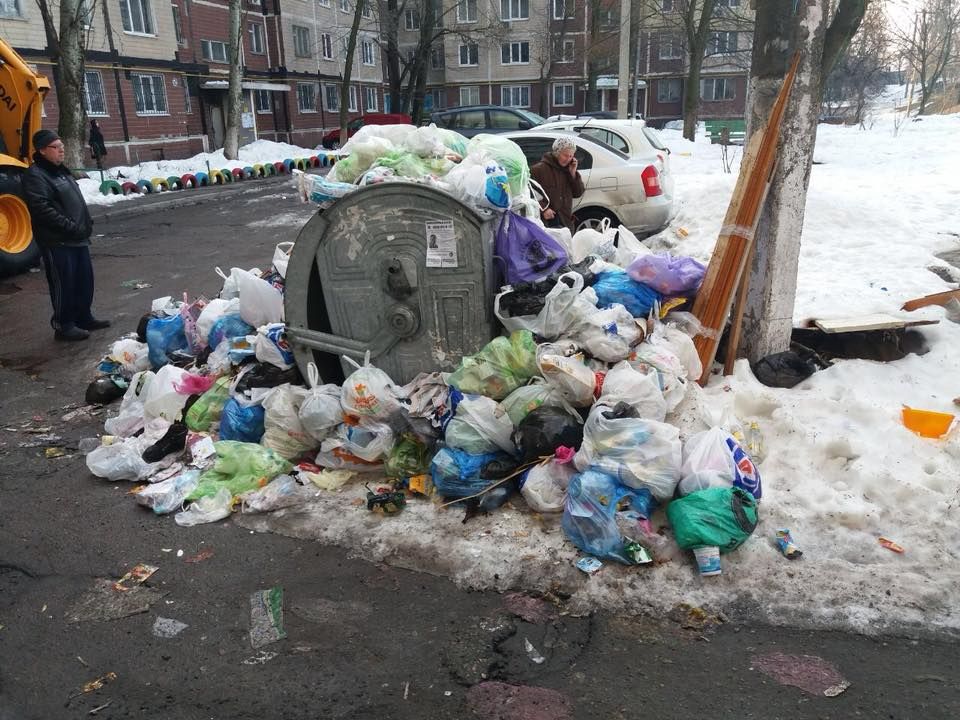 В Днепре решили приобрести мусоровозы без тендера 5