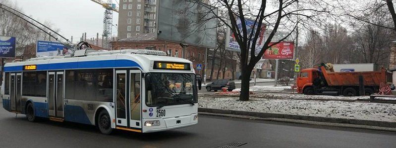 Кто мешает отслеживать троллейбусы в Днепре