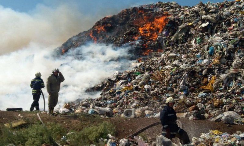 4 дня горит свалка под Новомосковском: кто виноват и есть ли спасение 7