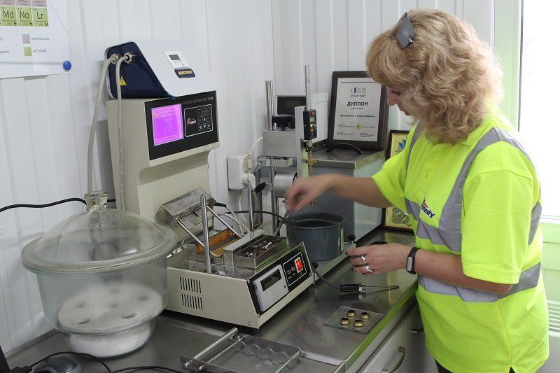 Асфальтобетонный завод в Новомосковске: зачем нужен и что там делал Омелян 13