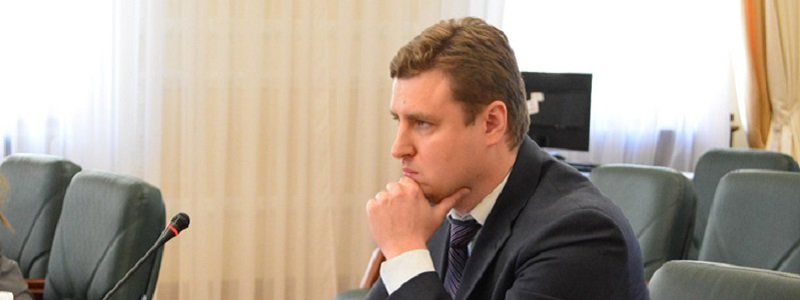 Как связаны база отдыха, судья Денис Власенко и нотариус Анна Павловская