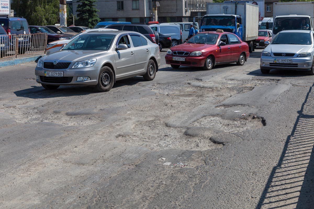 В Днепре на ул. Курчатова появятся газоны как в Версале 2