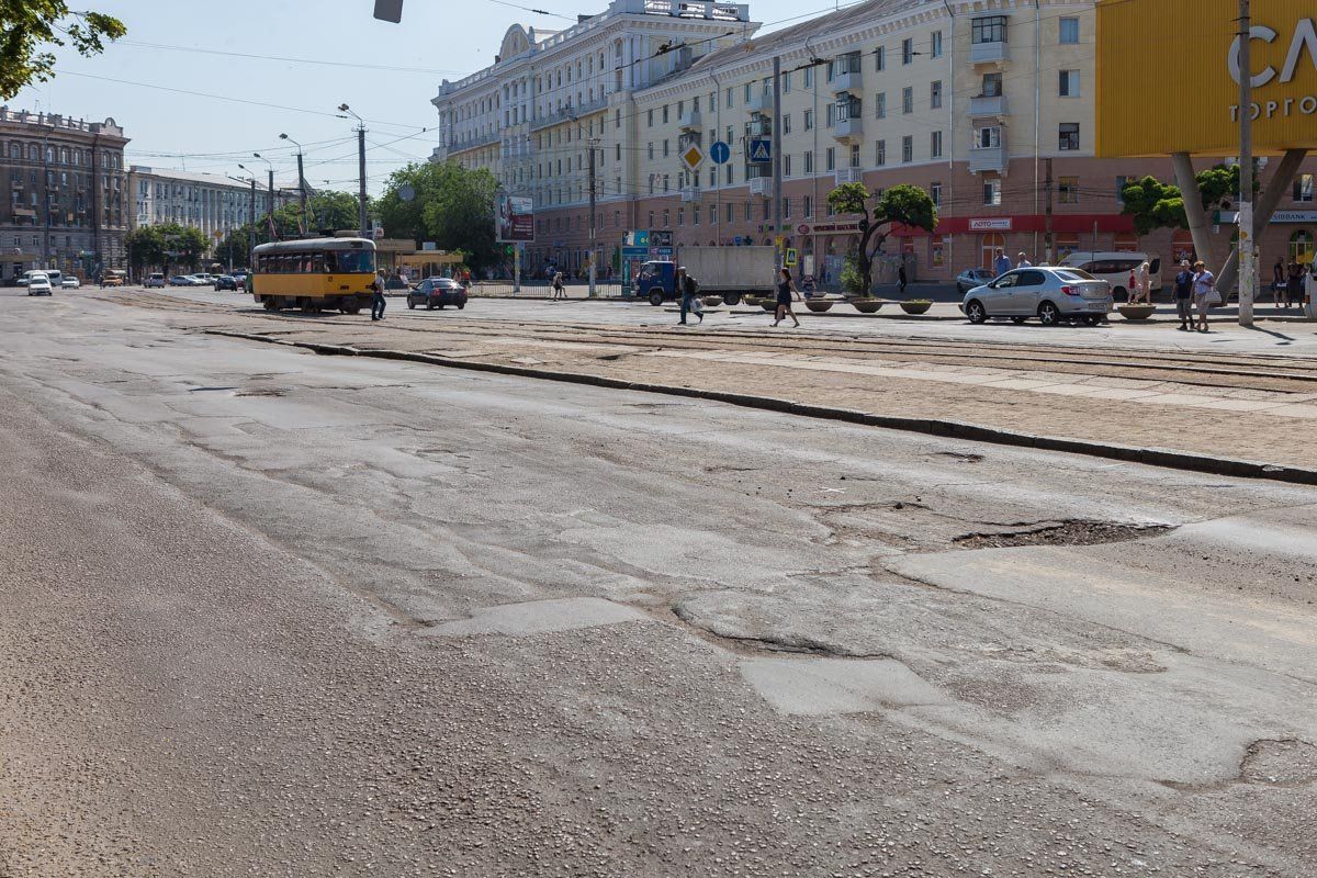 В Днепре на ул. Курчатова появятся газоны как в Версале 6