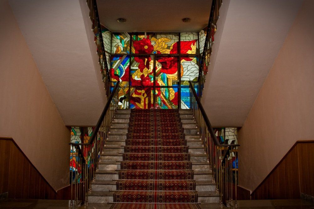 Отель Жовтневый в Днепре продадут с аукциона за долги Коломойского 3