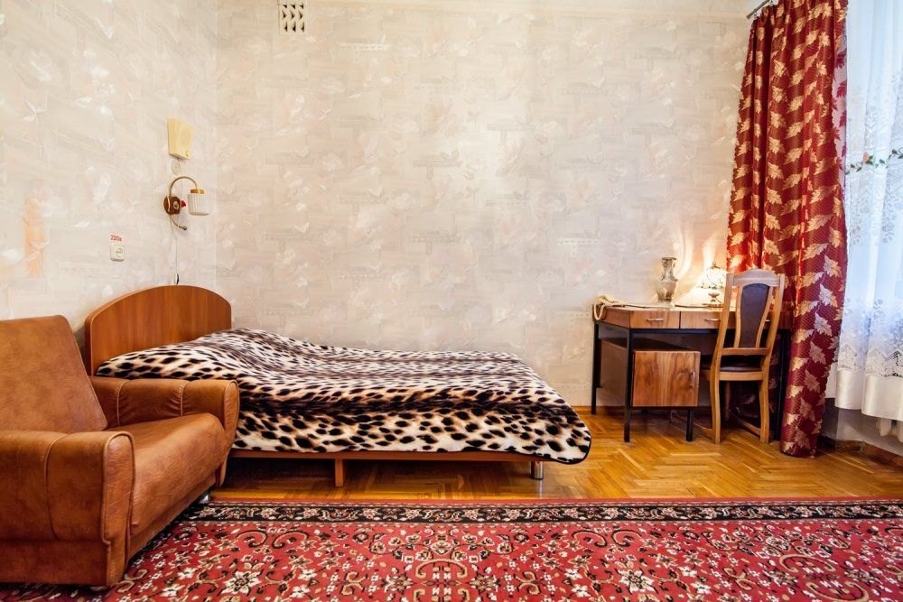 Отель Жовтневый в Днепре продадут с аукциона за долги Коломойского 4