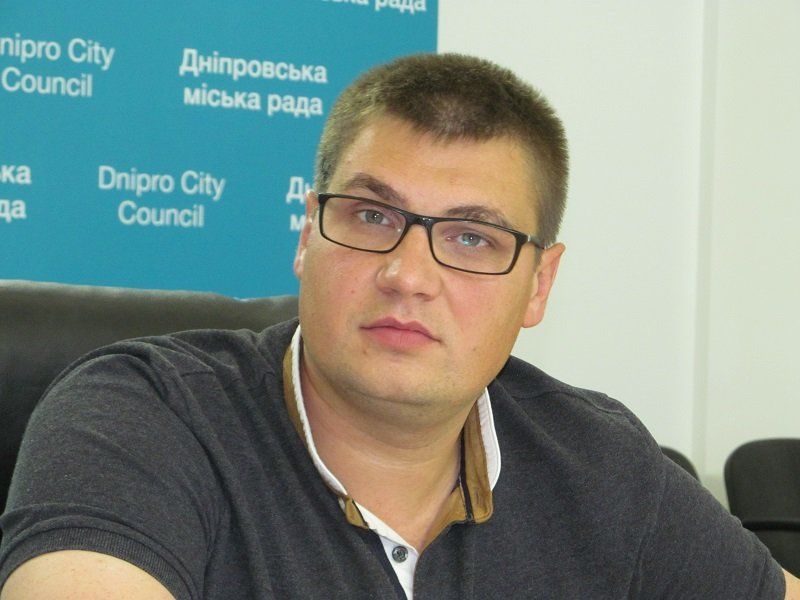 В Днепре планируют конкурс парковщиков и разную оплату за стоянку в разных районах 1