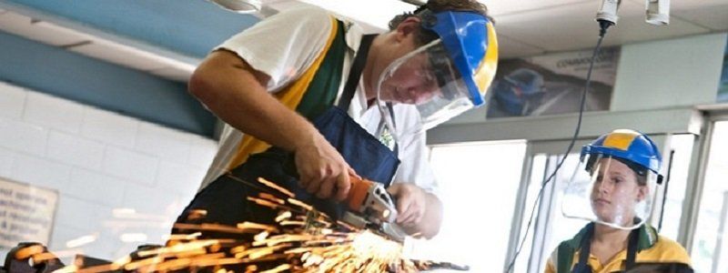 В Днепре определили важные и неважные рабочие профессии