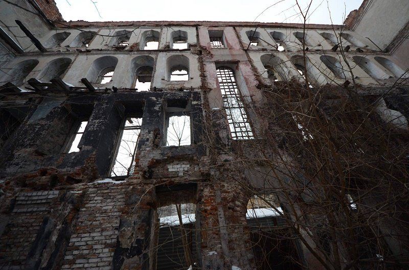 Вот что сегодня мы видим за фасадом дома Померанцева