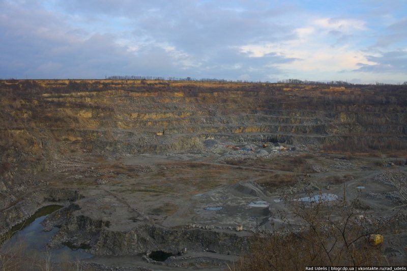 Рыбальский карьер просит разрешения и дальше бурить и взрывать гранит 3