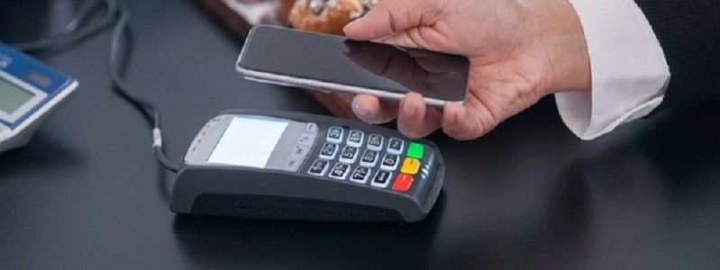 ПриватБанк мгновенно подключает торговцев к QR-эквайрингу