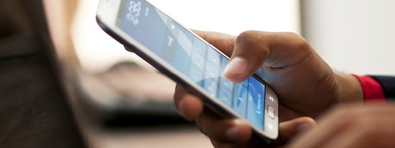 Какие смартфоны покупают коммунальные предприятия горсовета Днепра