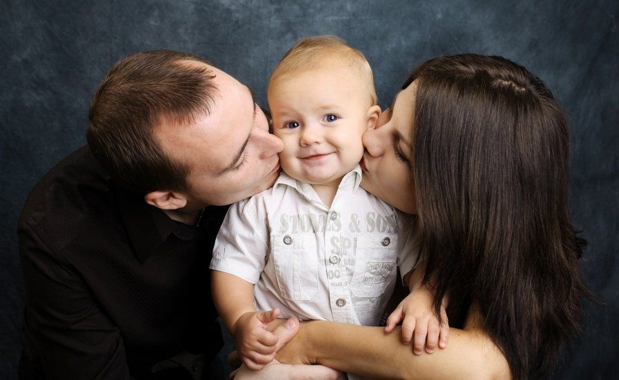 Помощь опекунам, усыновителям и государственные алименты: как их получить 1