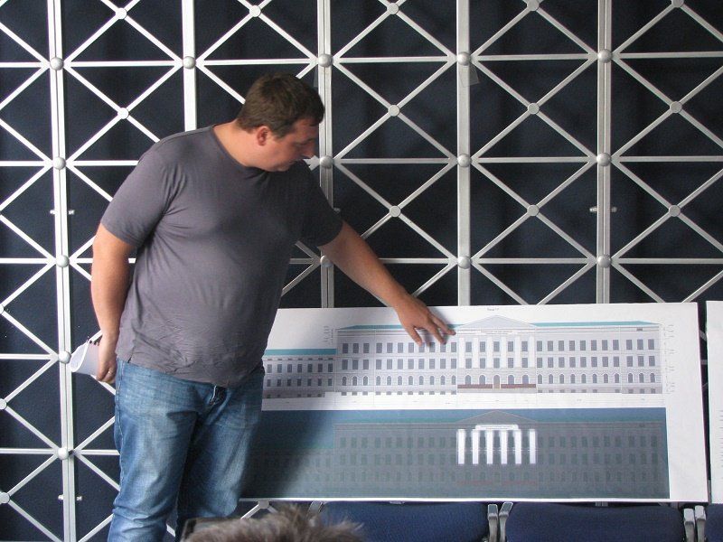 В Днепре перекрасят McDonalds и благоустроят территорию вокруг цирка - новости с градсовета 7