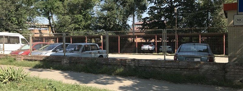 Где и за сколько можно купить парковку в Днепре