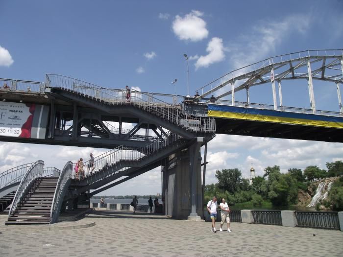 Мост в парке Шевченко