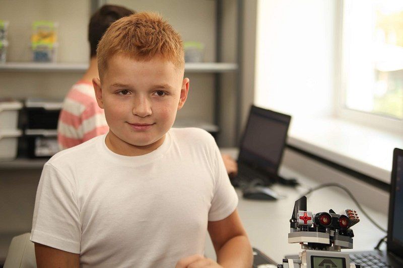 11-летний Ян уже может самостоятельно собрать и запрограммировать робота