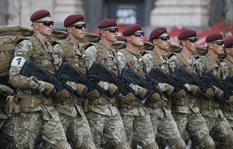 Зарплата военного в Украине должна составлять минимум 1 тыс. долларов