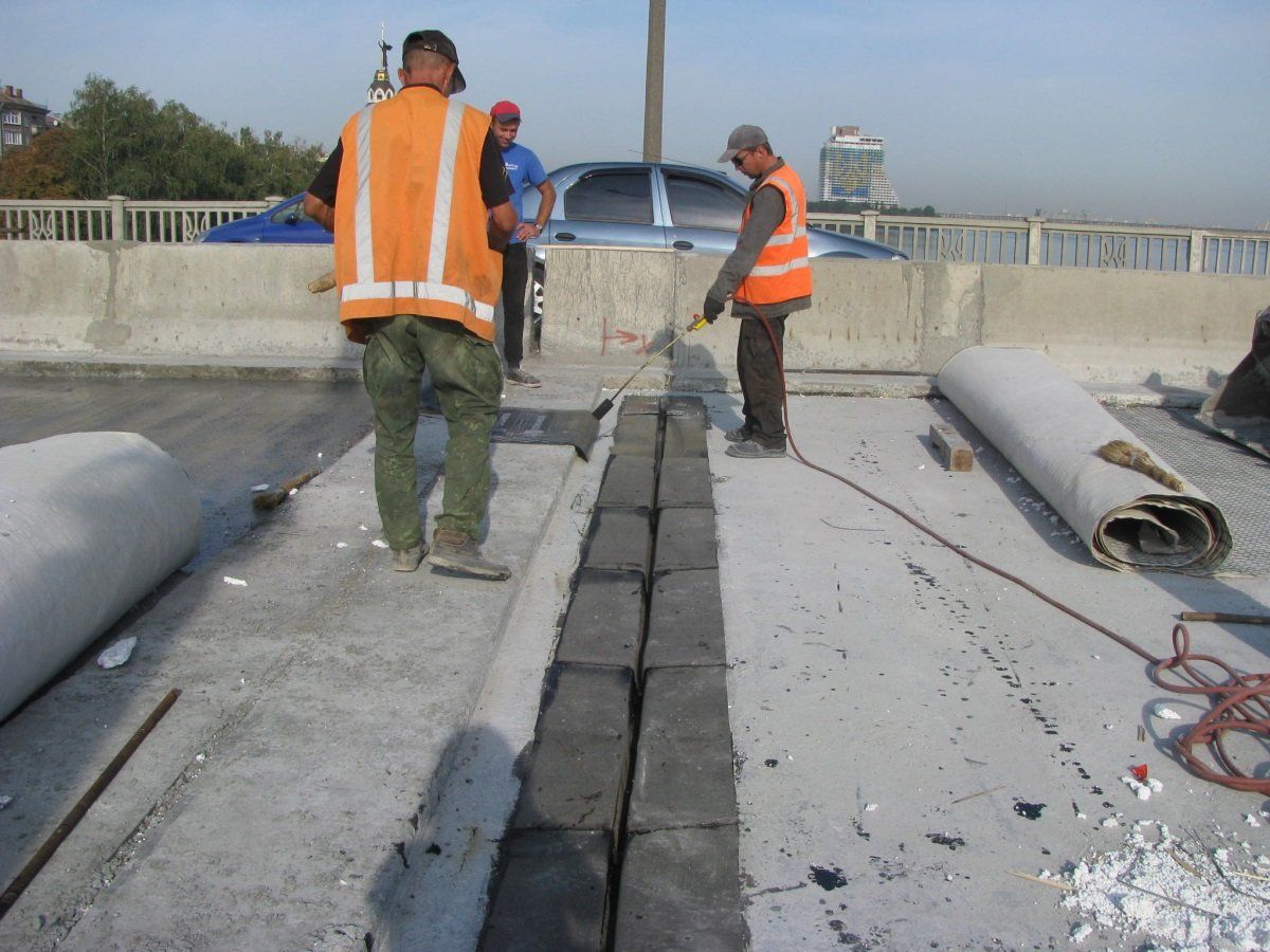 Когда откроют Центральный мост в Днепре и какой отремонтируют в следующем году 2