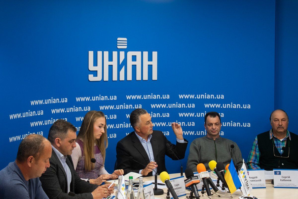 В Украине таксисты могут остаться без своих авто 1