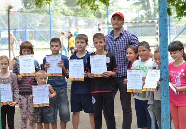 Александр Багацкий с участниками игр