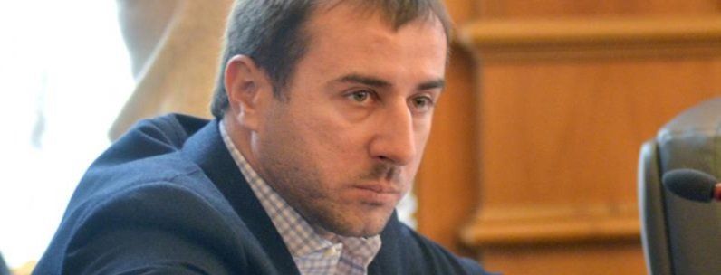 Зачем нардеп Сергей Рыбалка танцевал в соломе и смотрел на еду в больнице под Днепром