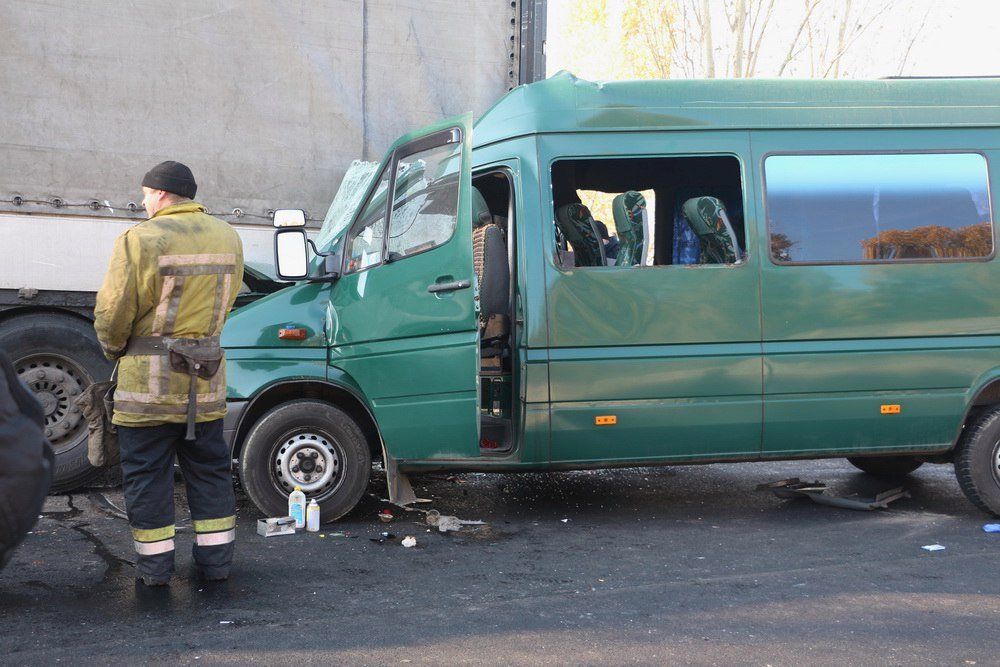 Попавшая в ДТП маршрутка принадлежала частному предприятию СТО «Карлссон»