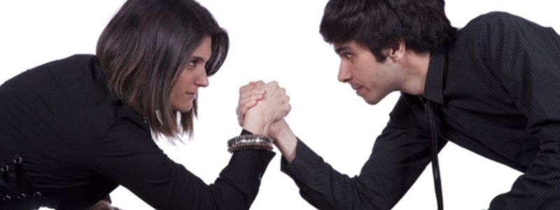 Женщины или мужчины: с кого чаще требуют взятки в Украине