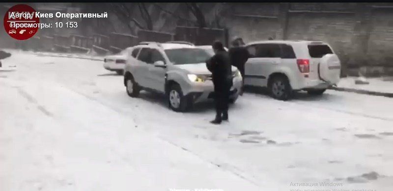 Как Киев переживает первый снегопад 1