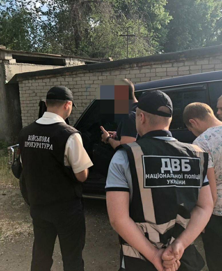 В Днепре майор полиции за взятку 4 тысячи долларов отделался штрафом 3