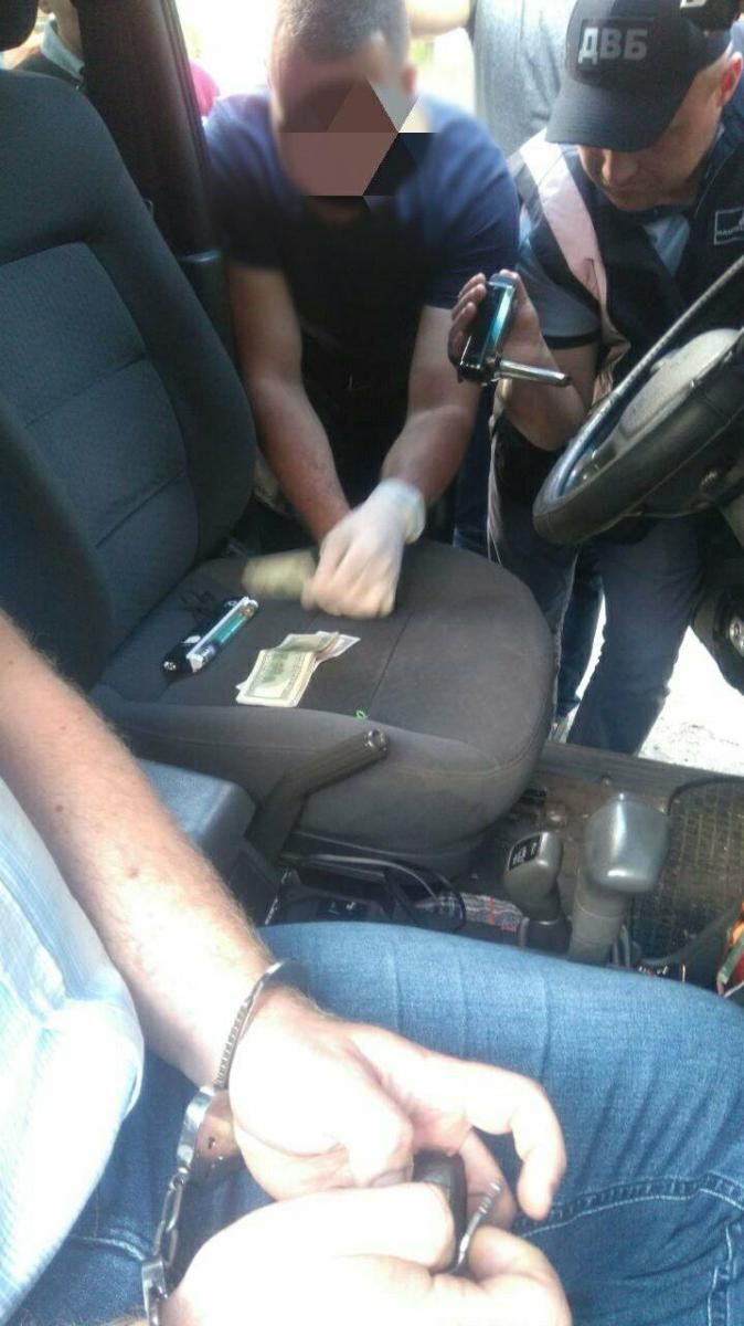 Как красиво и с помпой задержали