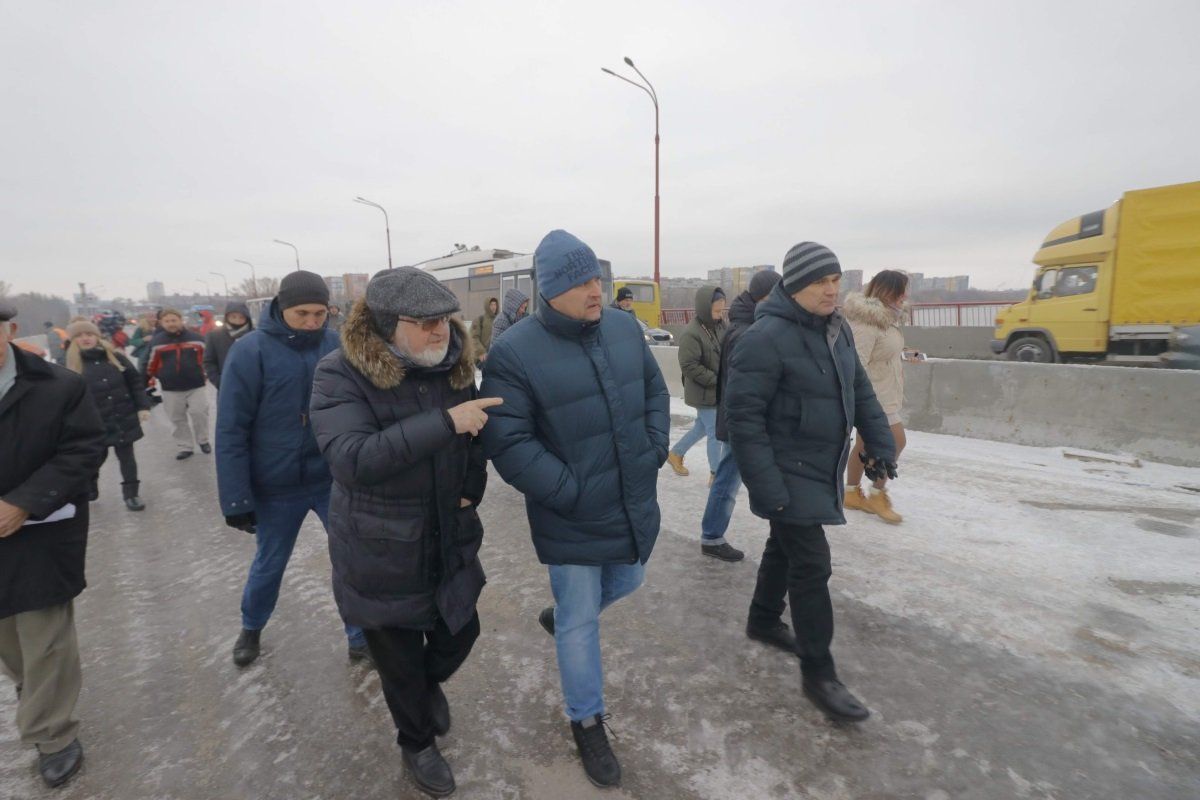 Міський голова Дніпра Борис Філатов оглянув хід ремонту Центрального мосту