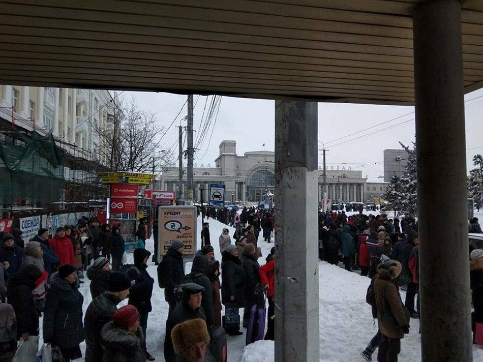 А пока имеем вот такие очереди