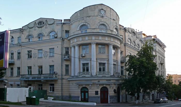 Кто застраивает территорию возле памяток архитектуры на улице Гончара в Киеве 1