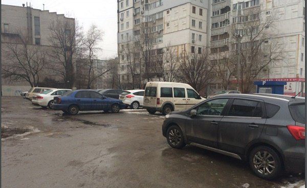 Площадка на ул. Николая Михновского дешевле